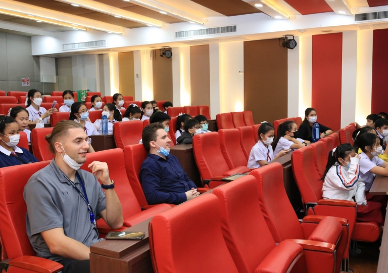 LINE_ALBUM_230210_36