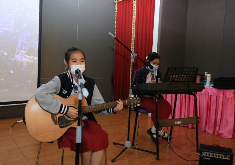 LINE_ALBUM_230210_42