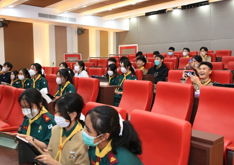 LINE_ALBUM_230210_77