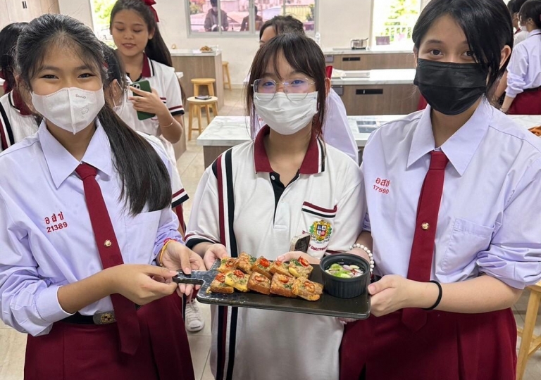 LINE_ALBUM_230606_1