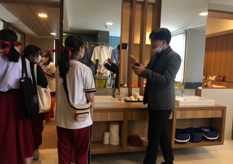 ACSP English Program in coordination with Dusit Thani College organised the DTC Campus tour on 6 June 2023 to inspire twenty-four Secondary 4 students who selected Trendy Culinary as their Free Elective.