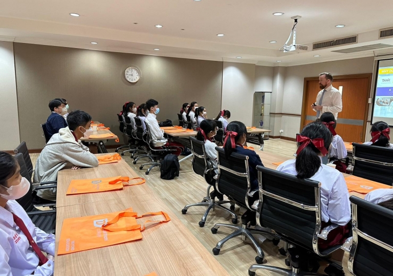 LINE_ALBUM_230606_68