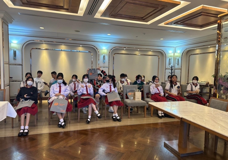 ACSP English Program in coordination with Dusit Thani College organised the Eyes Eat First Food Photography Workshop for Secondary 4 Trendy Culinary students at DTC Campus on 12 September 2023.