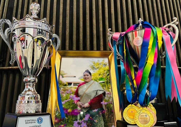 Congratulations to the 4 English Program students who excelled in extracurricular competitions outside school: Vasapatr Sukpoonpon of P3/8, Nopanun Suksomtip of P4/9, Sinsamut Rangseesopit of P5/8, and Kiatiruch Phawatjirachot of S3/7.