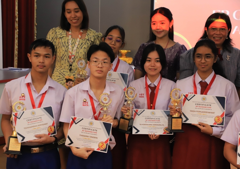 English Program Discipline department led by Miss Siriwan Yuthongkham, held the EP Good Manners Award Ceremony at the Albert Lawrence Hall on 6 December 2023, with Bro. Manit Sakonthawat, vice director/EP consultant. 