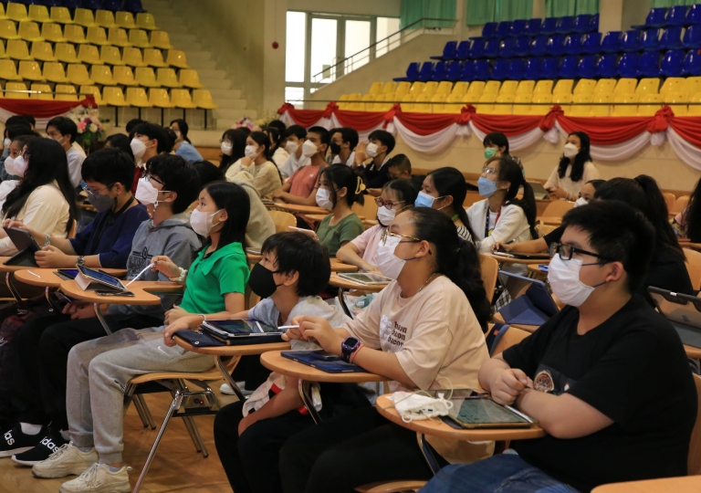 Secondary 1 and Secondary 4 students took part actively in IDP (Individual Development Plan) MyCareer Test held, 29 March 2023, led by The Impact Plus Learning Co.,Ltd.