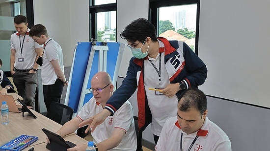 LINE_ALBUM_230803_18